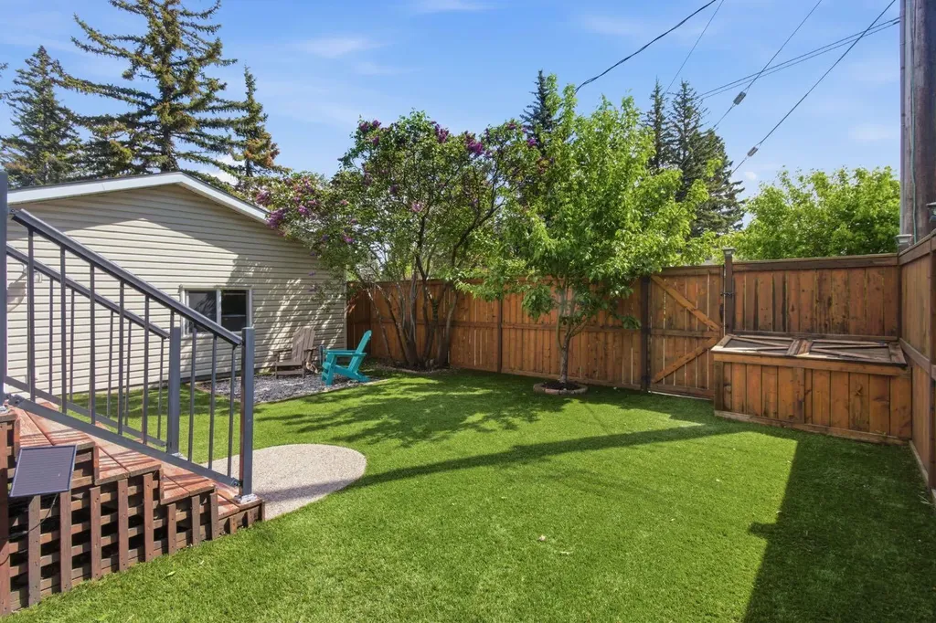 10504 Spadina Drive SW Calgary AB T2W 0T4