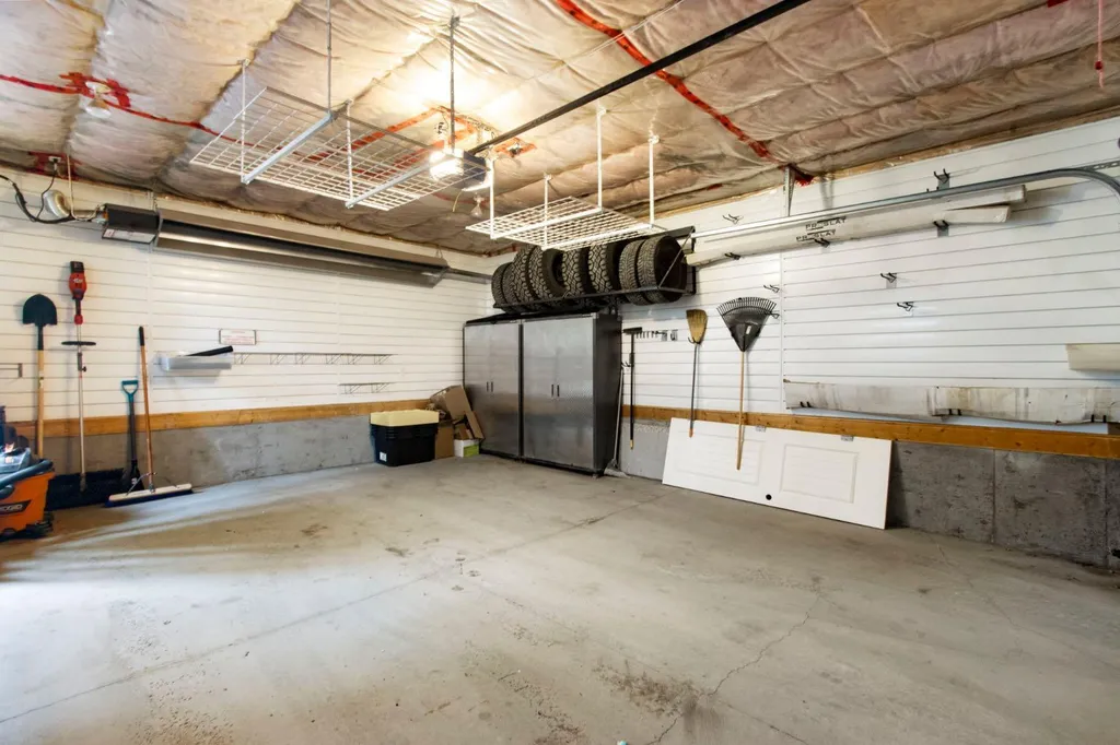 10504 Spadina Drive SW Calgary AB T2W 0T4