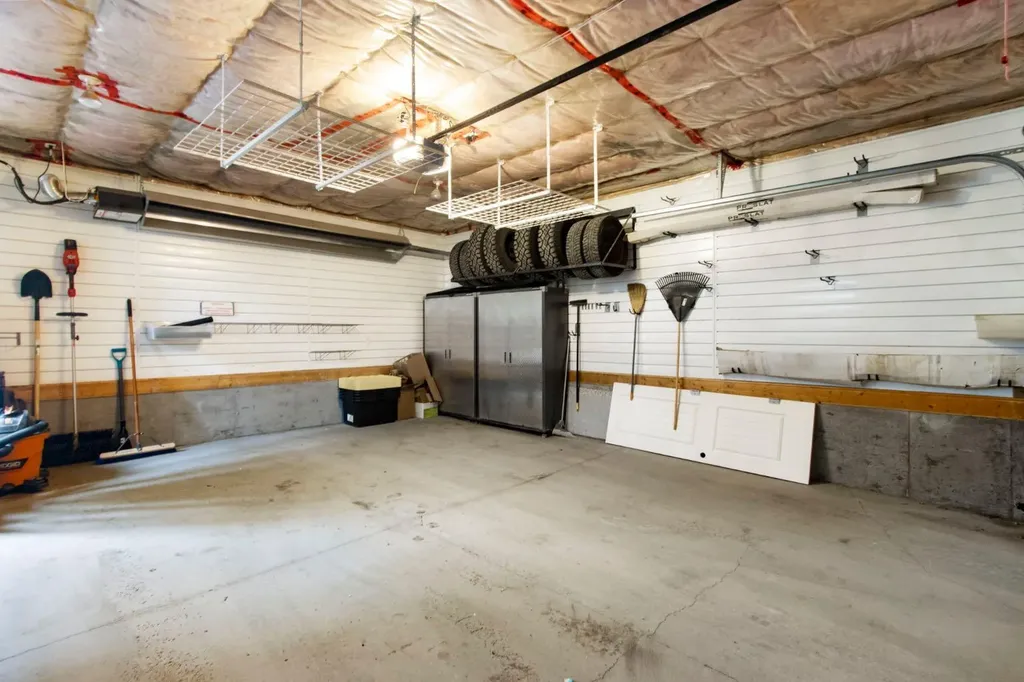 10504 Spadina Drive SW Calgary AB T2W 0T4