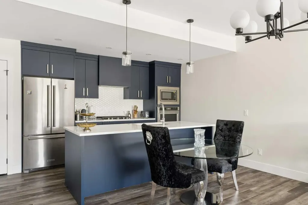2851 12 Avenue SW Calgary AB T3C 3Y7