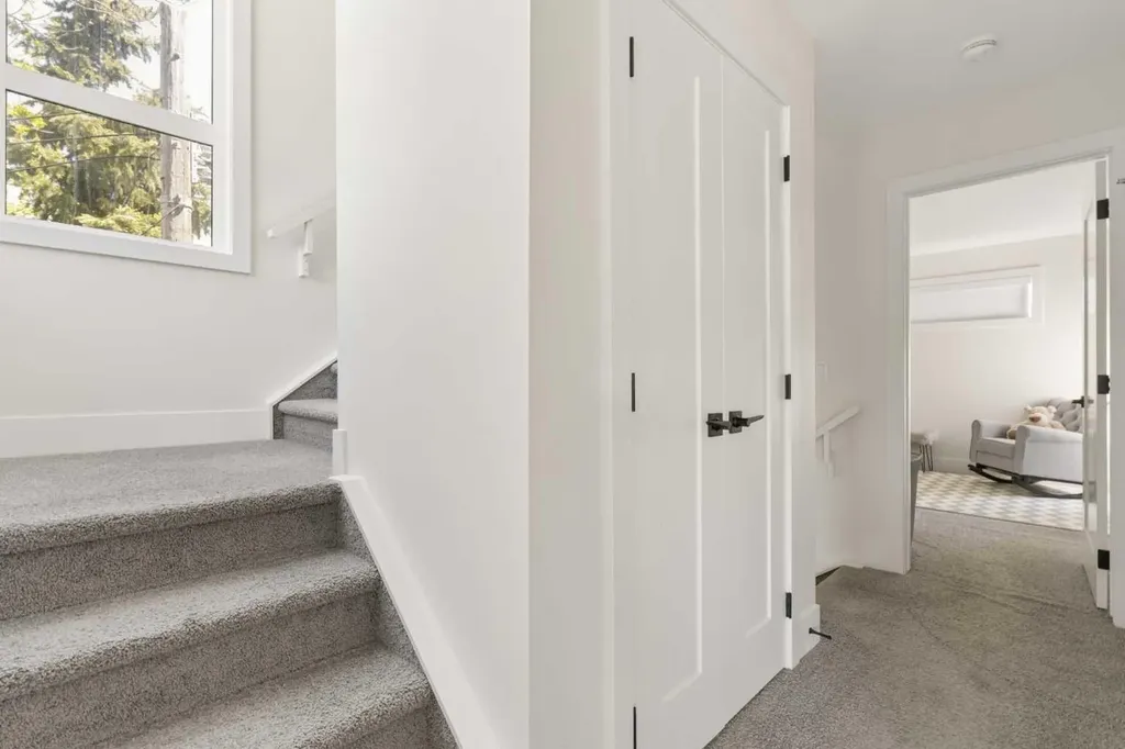 2851 12 Avenue SW Calgary AB T3C 3Y7