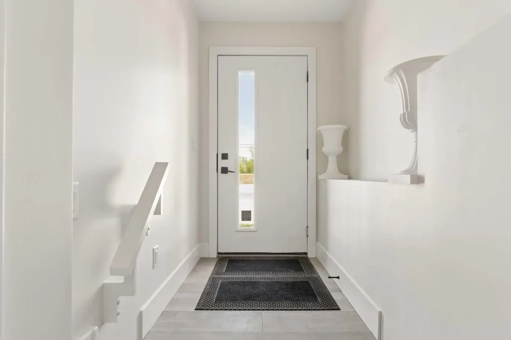2851 12 Avenue SW Calgary AB T3C 3Y7