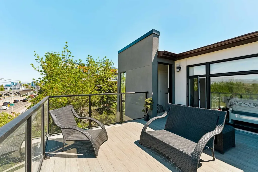 2851 12 Avenue SW Calgary AB T3C 3Y7