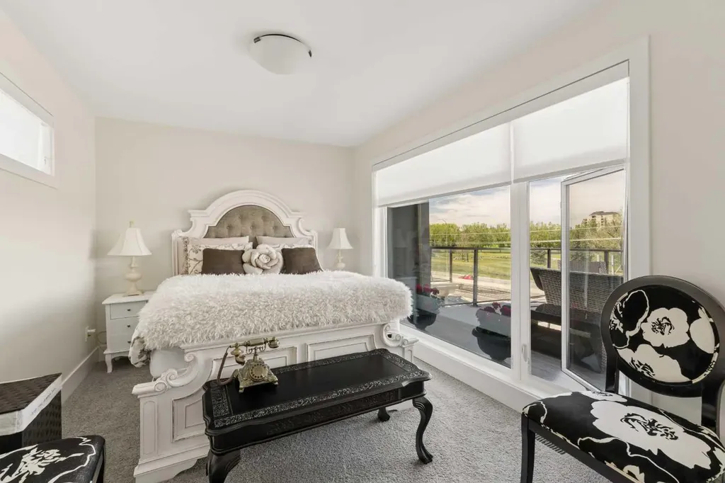 2851 12 Avenue SW Calgary AB T3C 3Y7