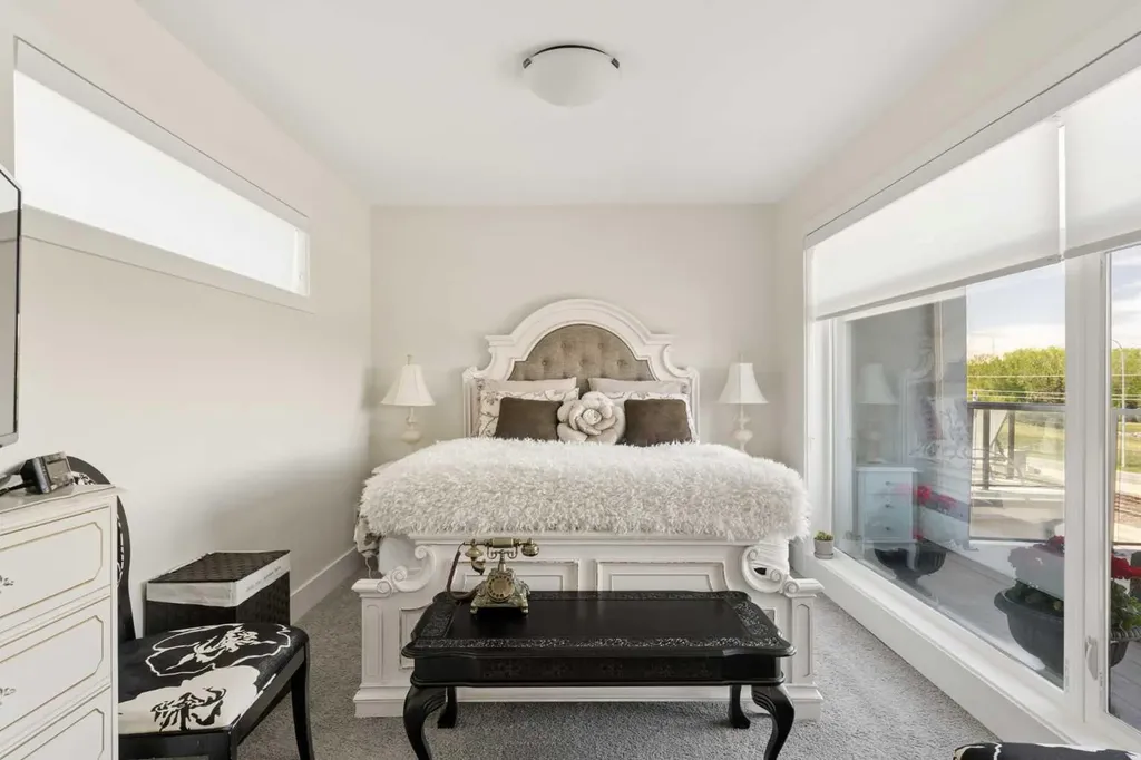 2851 12 Avenue SW Calgary AB T3C 3Y7