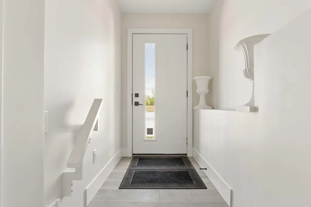 2851 12 Avenue SW Calgary AB T3C 3Y7