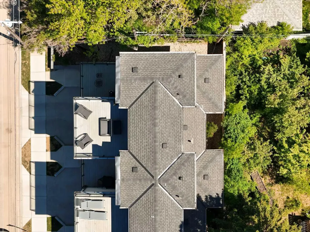 2851 12 Avenue SW Calgary AB T3C 3Y7