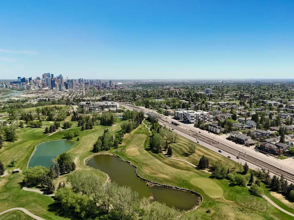 2851 12 Avenue SW Calgary AB T3C 3Y7