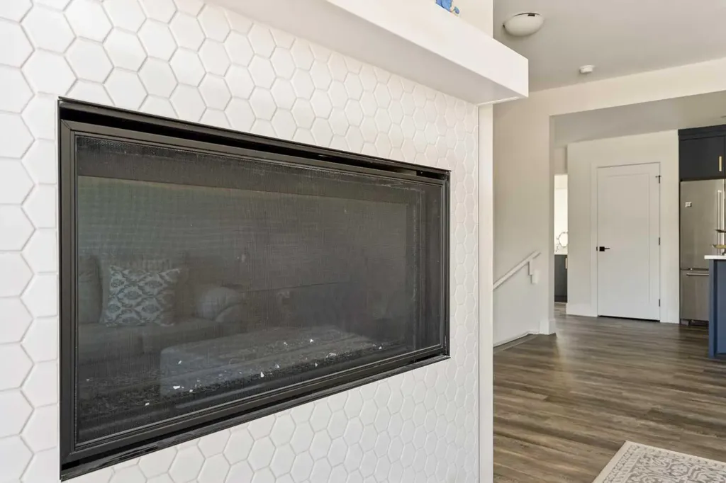 2851 12 Avenue SW Calgary AB T3C 3Y7