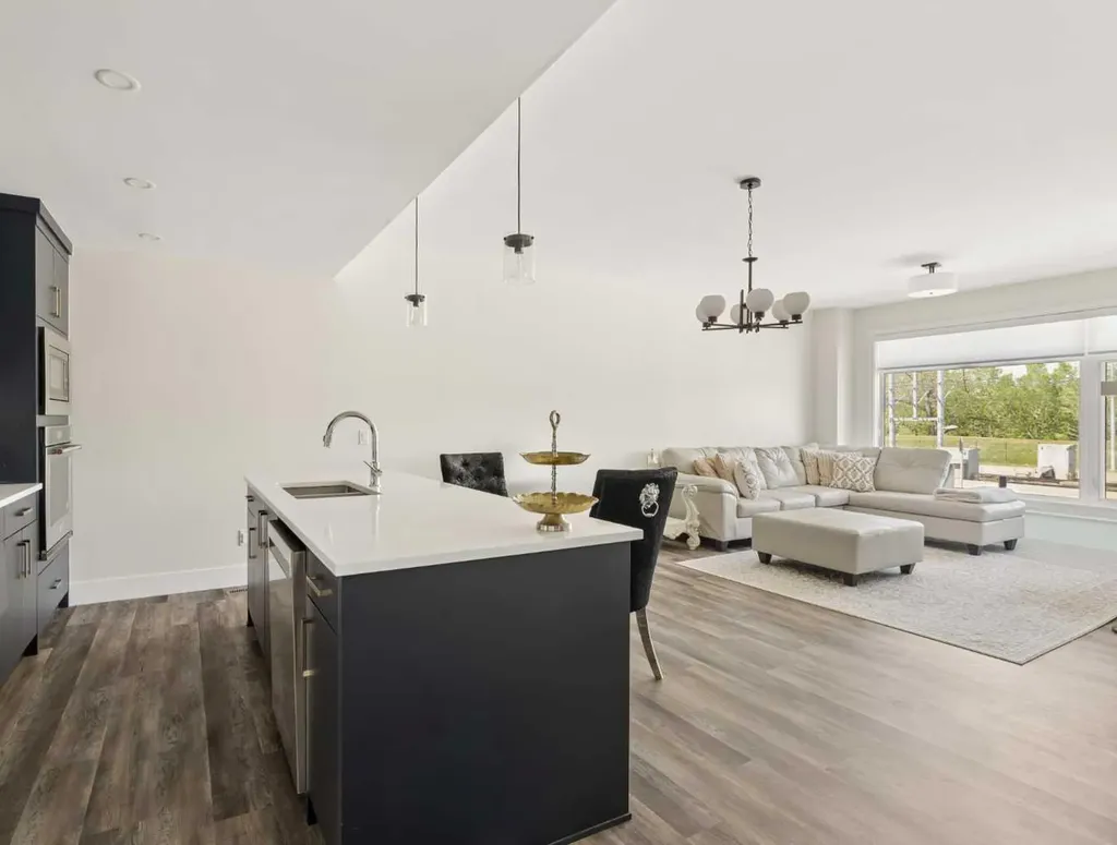 2851 12 Avenue SW Calgary AB T3C 3Y7