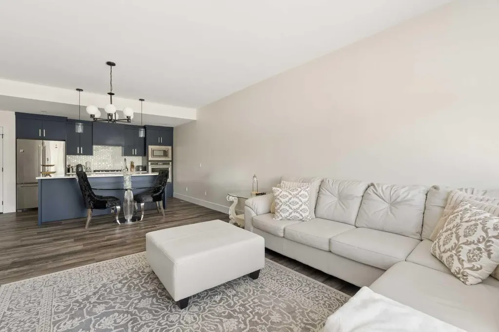 2851 12 Avenue SW Calgary AB T3C 3Y7