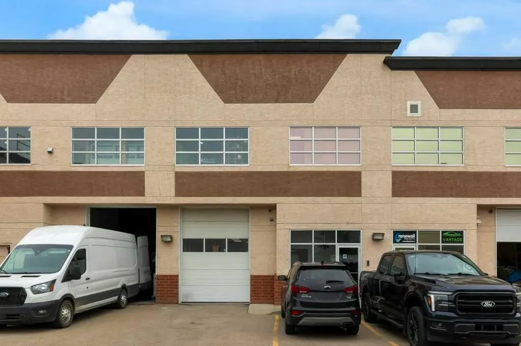 2914 Kingsview Boulevard SE Airdrie AB T4A 0E1