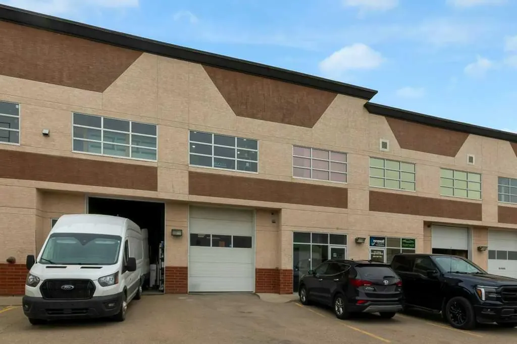 2914 Kingsview Boulevard SE Airdrie AB T4A 0E1