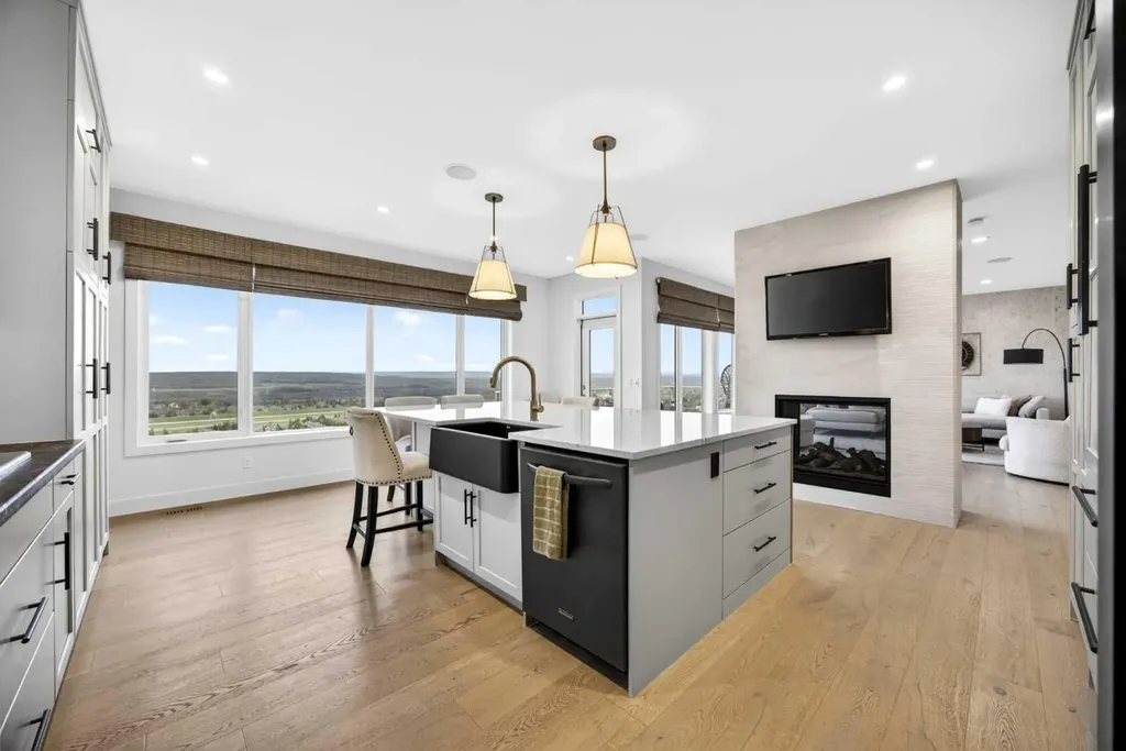 224 Springbluff Heights SW Calgary AB T3H 5B8