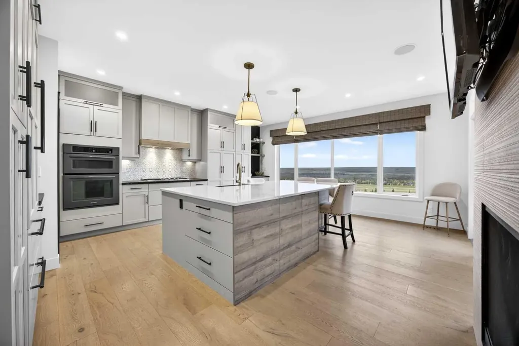 224 Springbluff Heights SW Calgary AB T3H 5B8