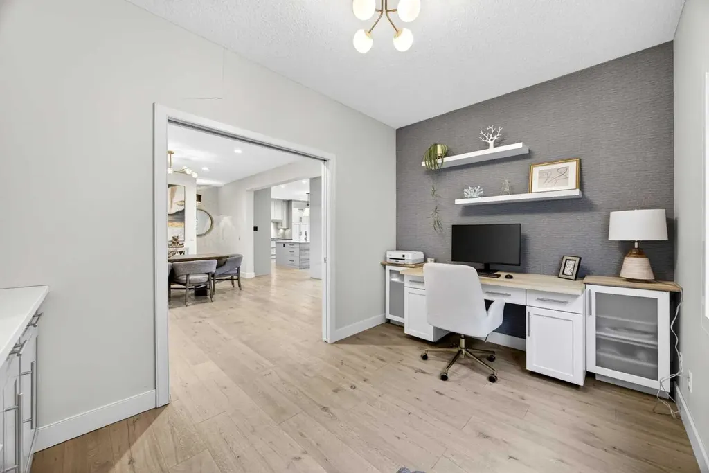 224 Springbluff Heights SW Calgary AB T3H 5B8