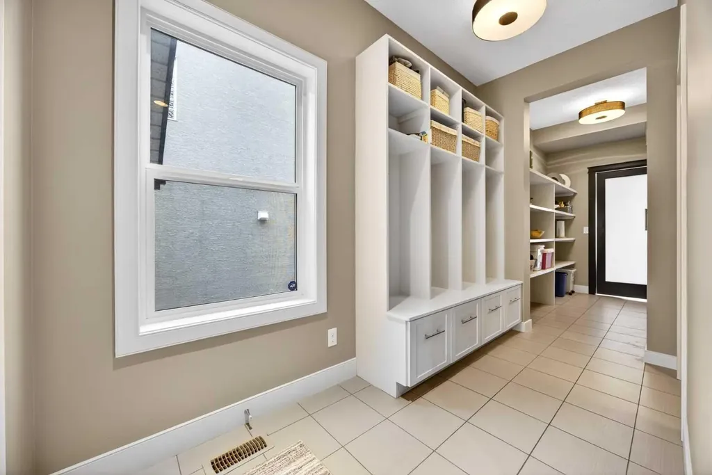 224 Springbluff Heights SW Calgary AB T3H 5B8