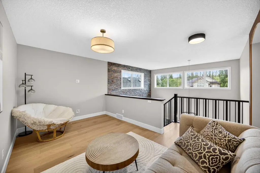 224 Springbluff Heights SW Calgary AB T3H 5B8