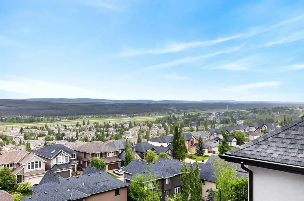 224 Springbluff Heights SW Calgary AB T3H 5B8