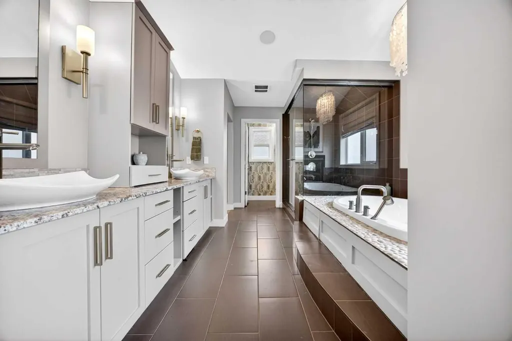 224 Springbluff Heights SW Calgary AB T3H 5B8
