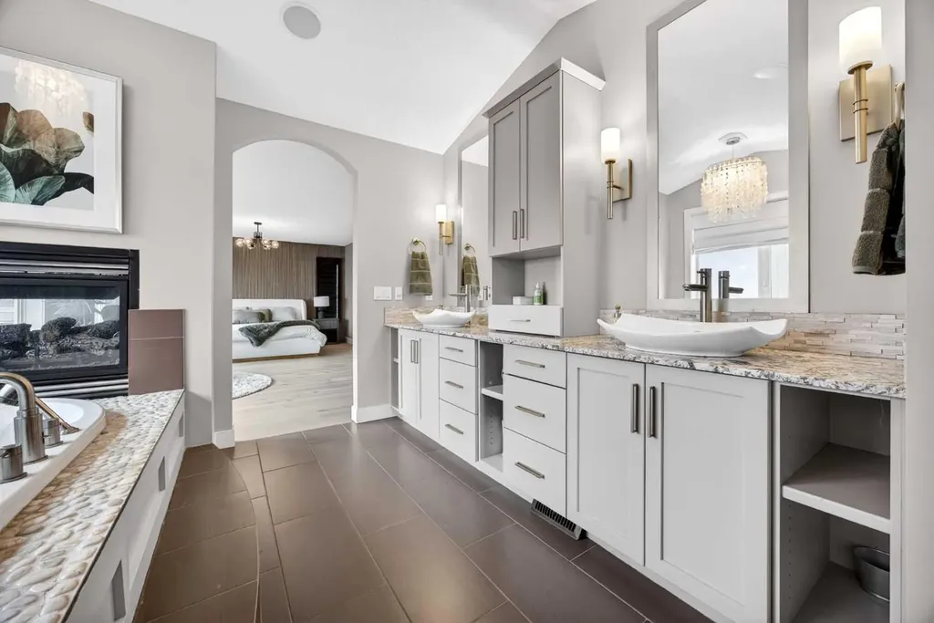 224 Springbluff Heights SW Calgary AB T3H 5B8