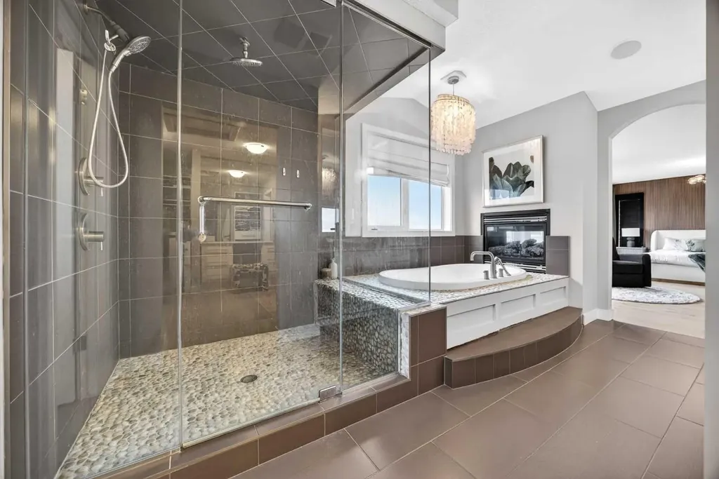 224 Springbluff Heights SW Calgary AB T3H 5B8