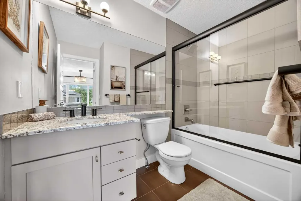 224 Springbluff Heights SW Calgary AB T3H 5B8