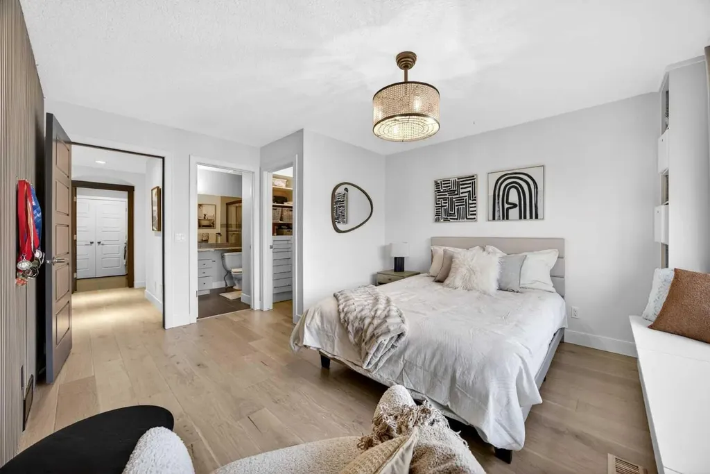 224 Springbluff Heights SW Calgary AB T3H 5B8