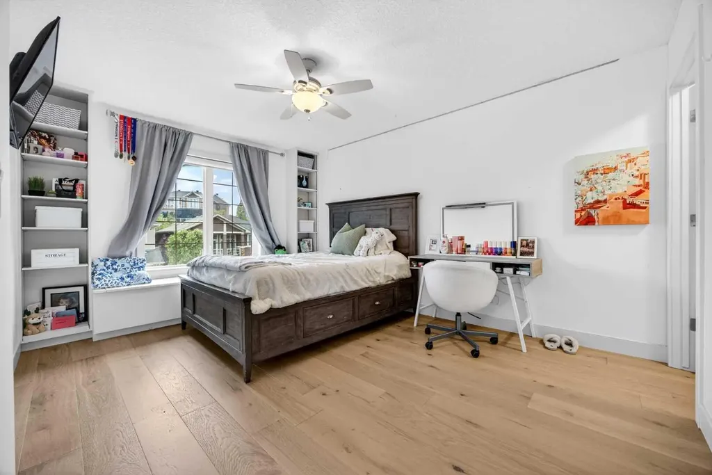 224 Springbluff Heights SW Calgary AB T3H 5B8