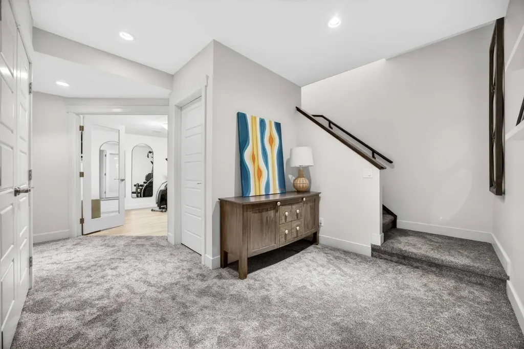 224 Springbluff Heights SW Calgary AB T3H 5B8
