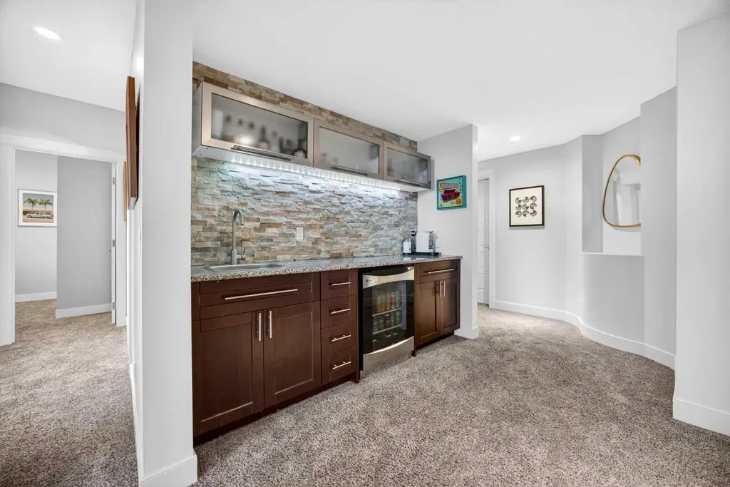 224 Springbluff Heights SW Calgary AB T3H 5B8