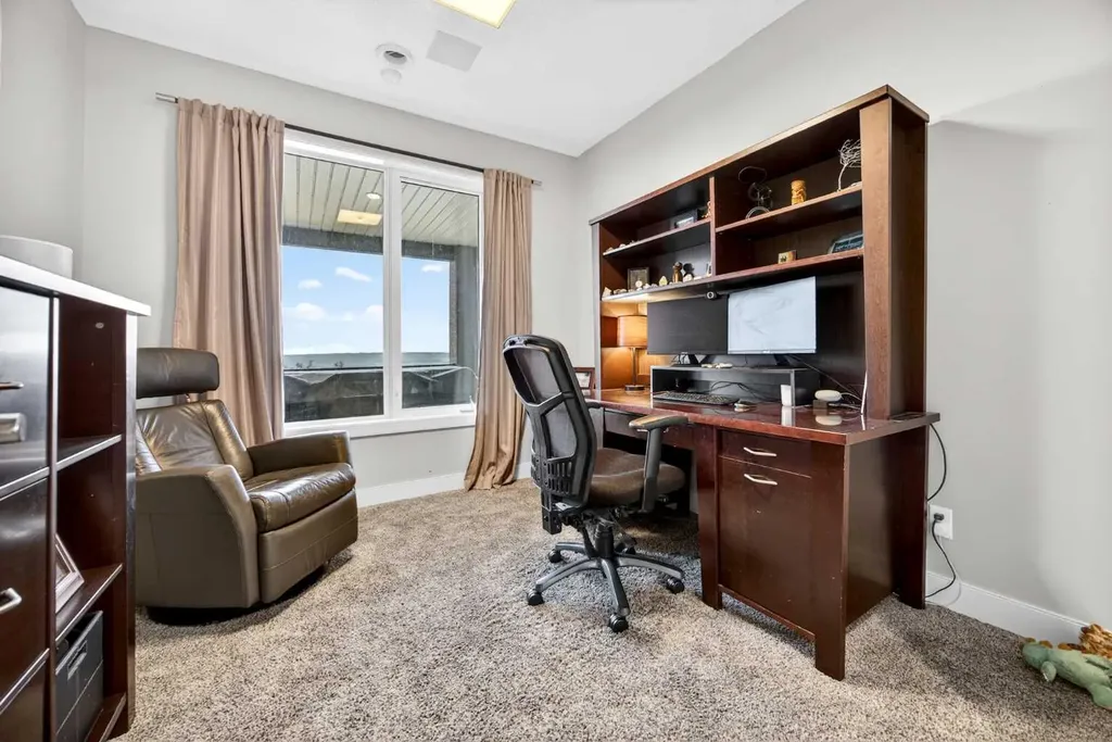 224 Springbluff Heights SW Calgary AB T3H 5B8