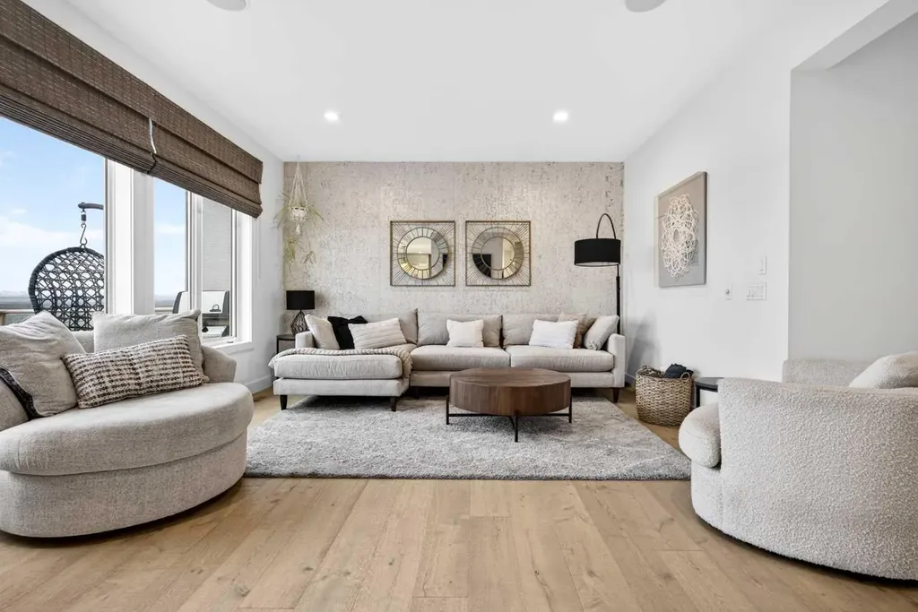 224 Springbluff Heights SW Calgary AB T3H 5B8