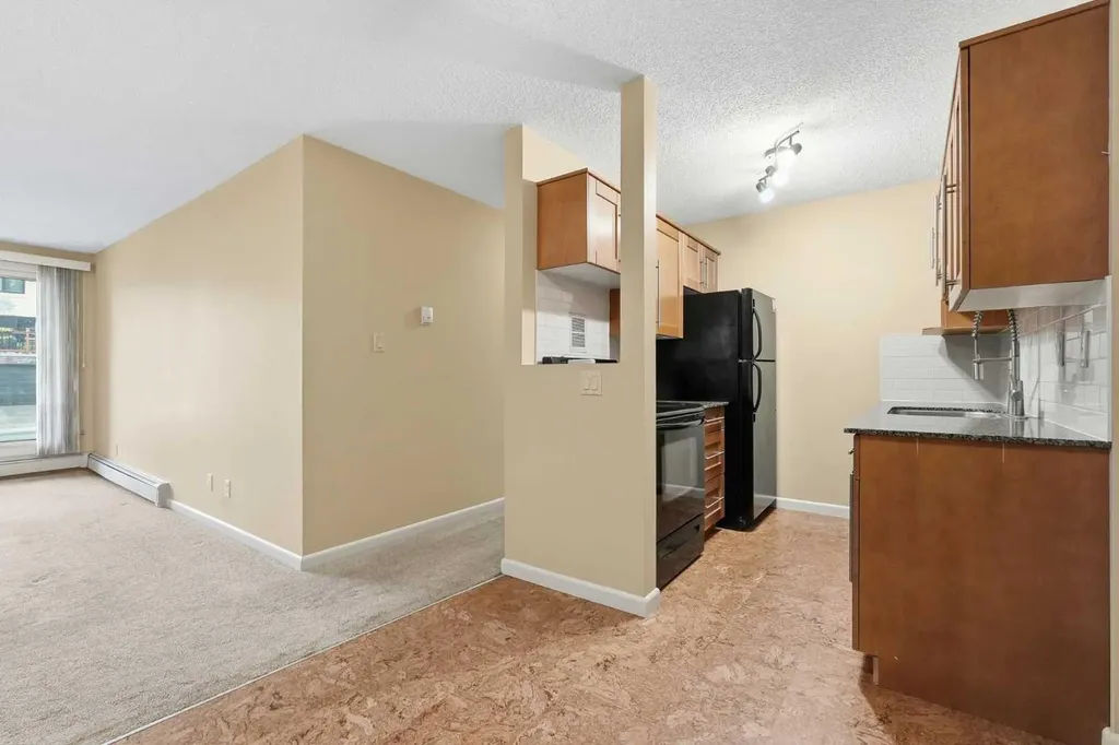 6400 Coach Hill Road SW Calgary AB T3H 1l6
