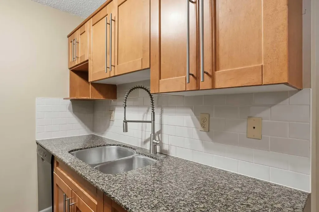 6400 Coach Hill Road SW Calgary AB T3H 1l6