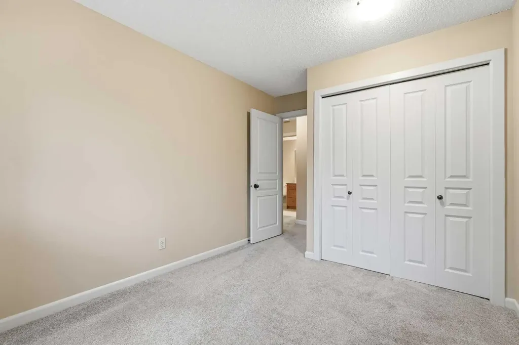 6400 Coach Hill Road SW Calgary AB T3H 1l6