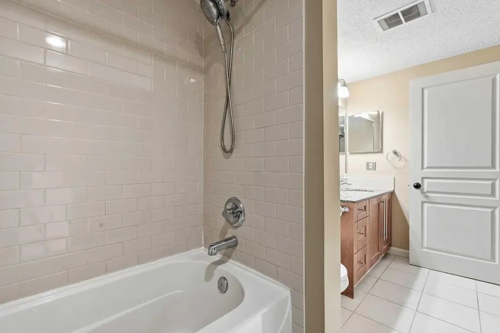 6400 Coach Hill Road SW Calgary AB T3H 1l6