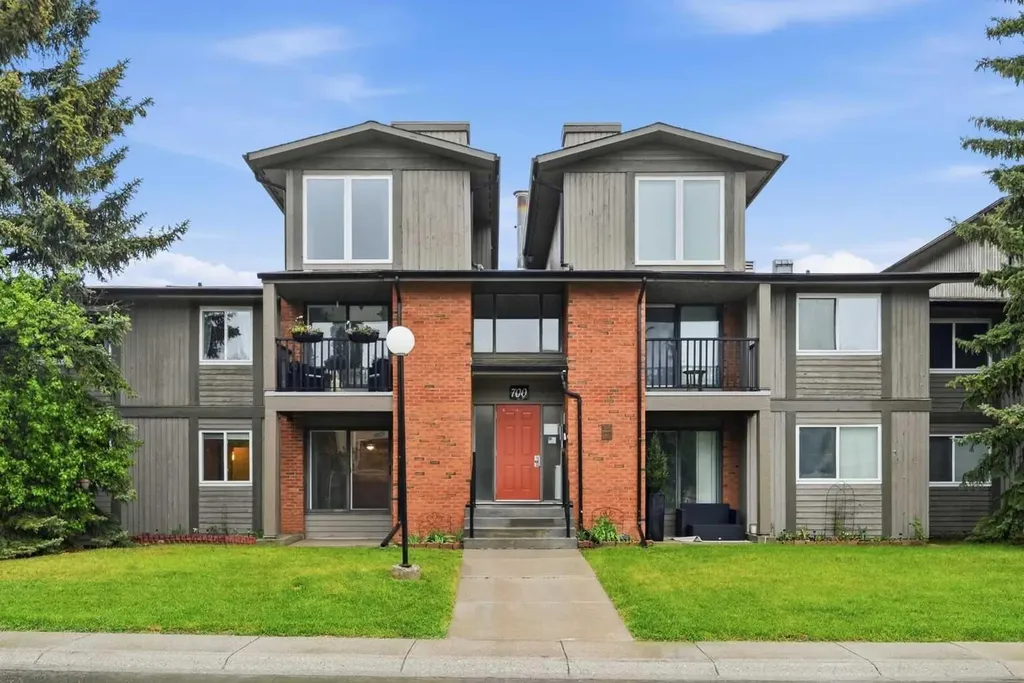 6400 Coach Hill Road SW Calgary AB T3H 1l6
