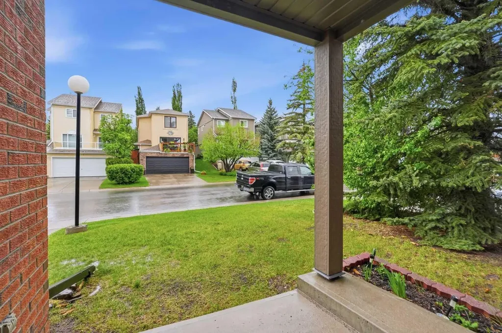 6400 Coach Hill Road SW Calgary AB T3H 1l6
