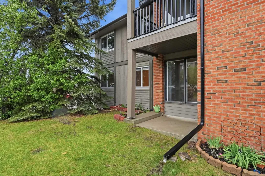 6400 Coach Hill Road SW Calgary AB T3H 1l6