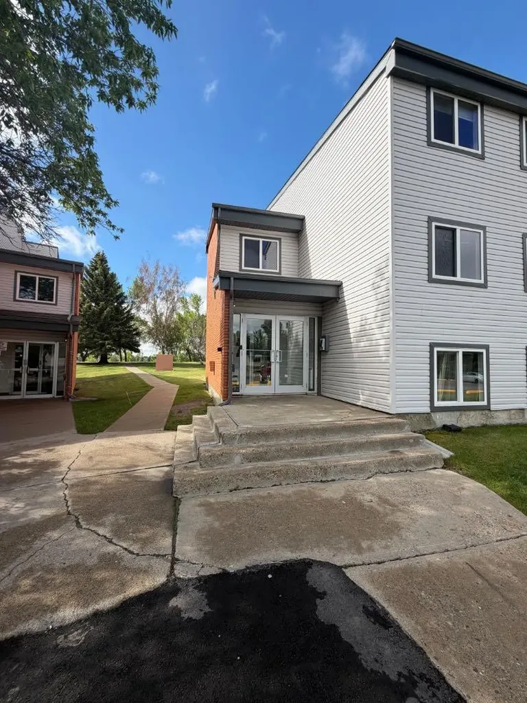 295 Columbia Boulevard W Lethbridge AB T1K 4B8