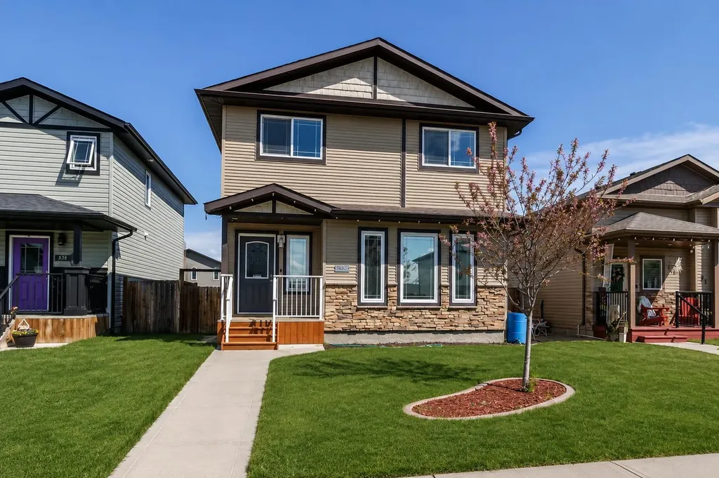 87 Almond Crescent Blackfalds AB T4M 0J5