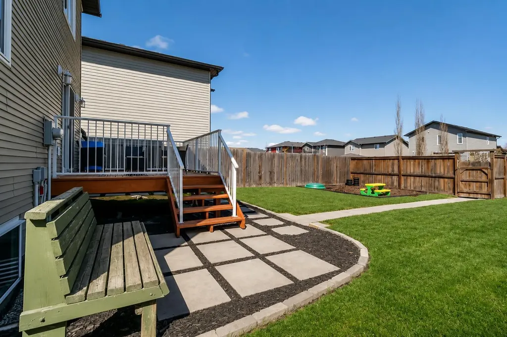 87 Almond Crescent Blackfalds AB T4M 0J5