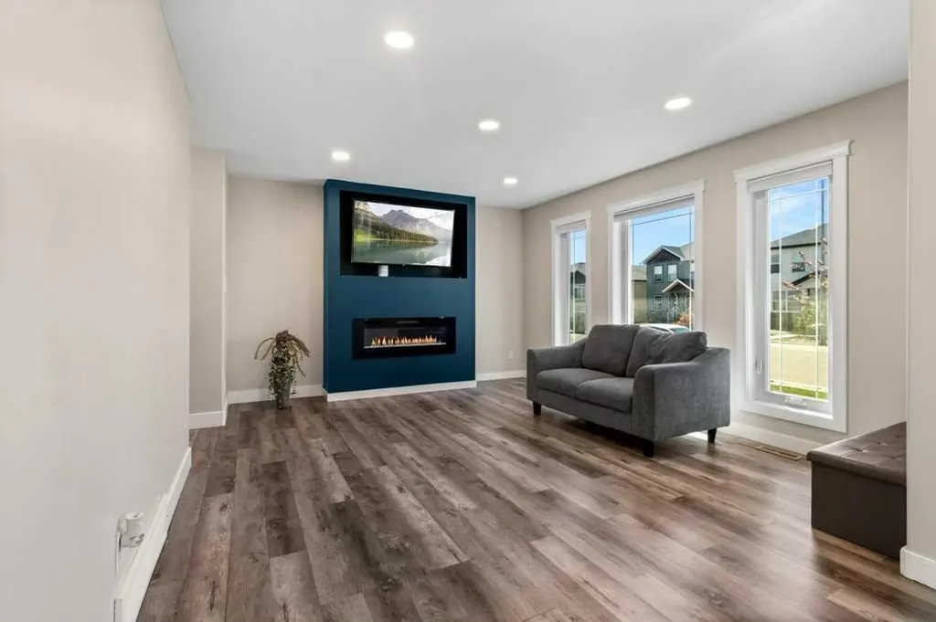 87 Almond Crescent Blackfalds AB T4M 0J5