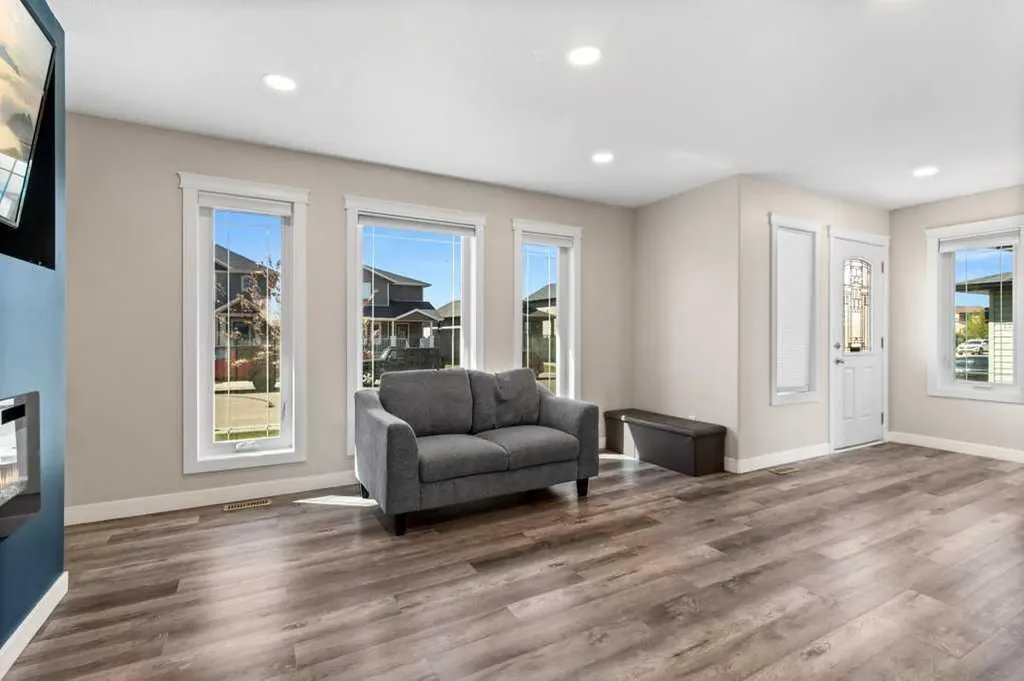 87 Almond Crescent Blackfalds AB T4M 0J5
