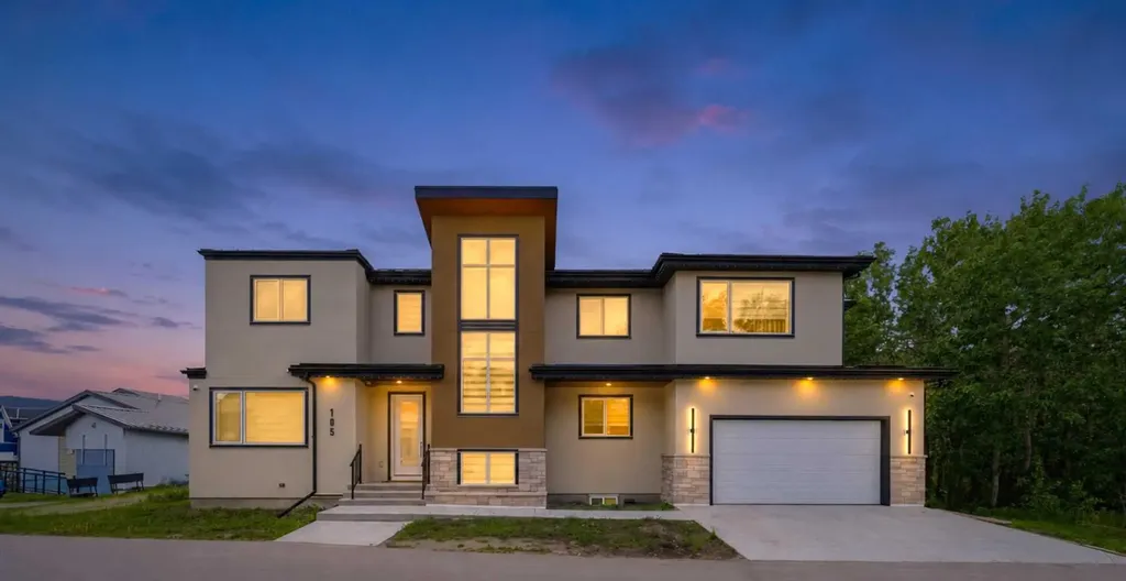 105 Rockhaven Green NW Calgary AB T3G 0C5