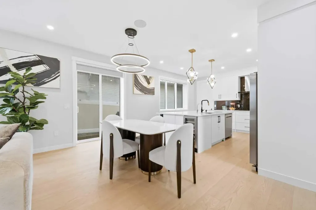 105 Rockhaven Green NW Calgary AB T3G 0C5