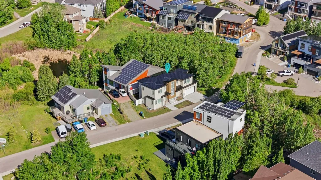105 Rockhaven Green NW Calgary AB T3G 0C5