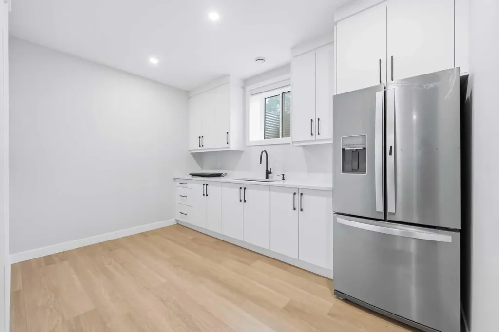 105 Rockhaven Green NW Calgary AB T3G 0C5