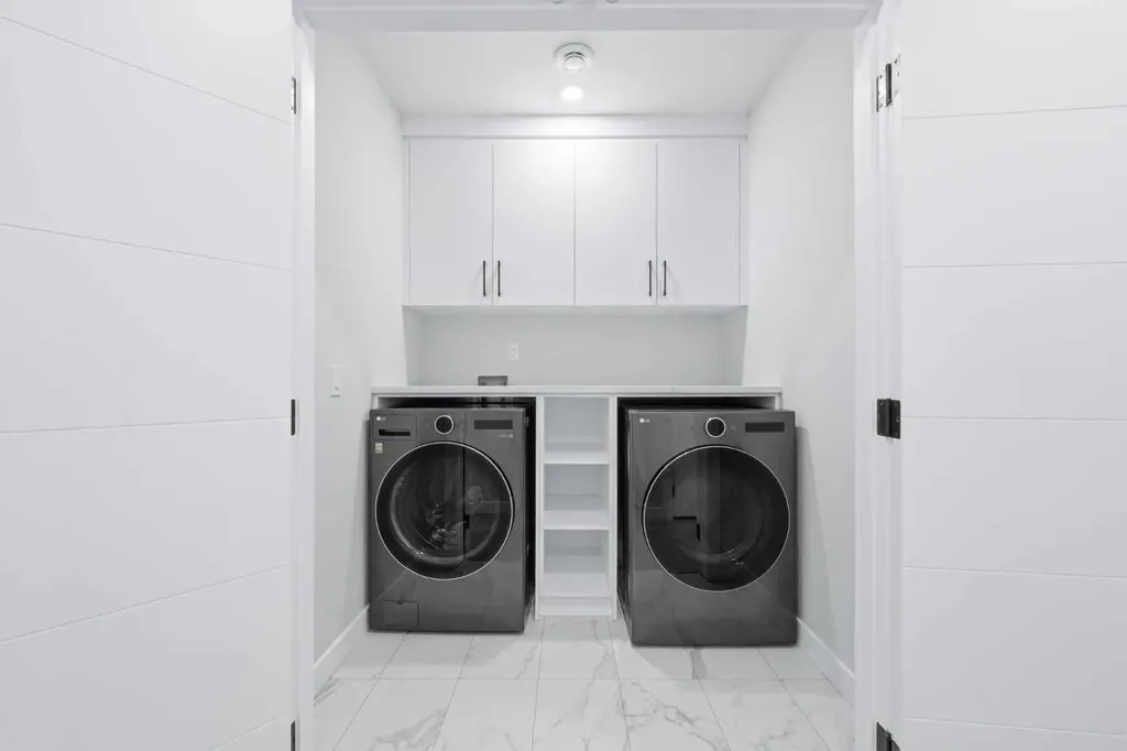 105 Rockhaven Green NW Calgary AB T3G 0C5